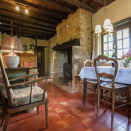 Cottage In Les Eyzies De Tayac Sireuil With Pool Meyrals Kültér fotó